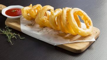 Crispy Onion Rings with a Secret Ingredient