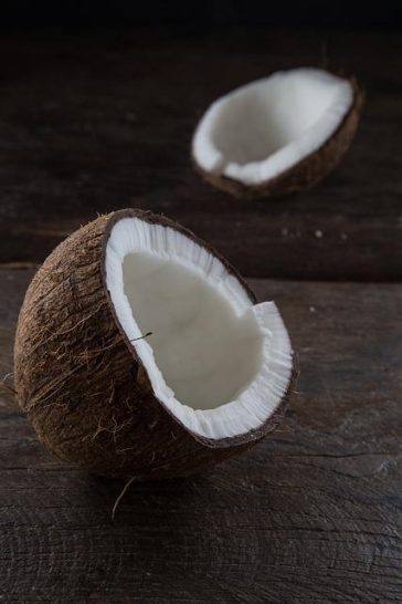 How to make an electrolyte drink with coconut water