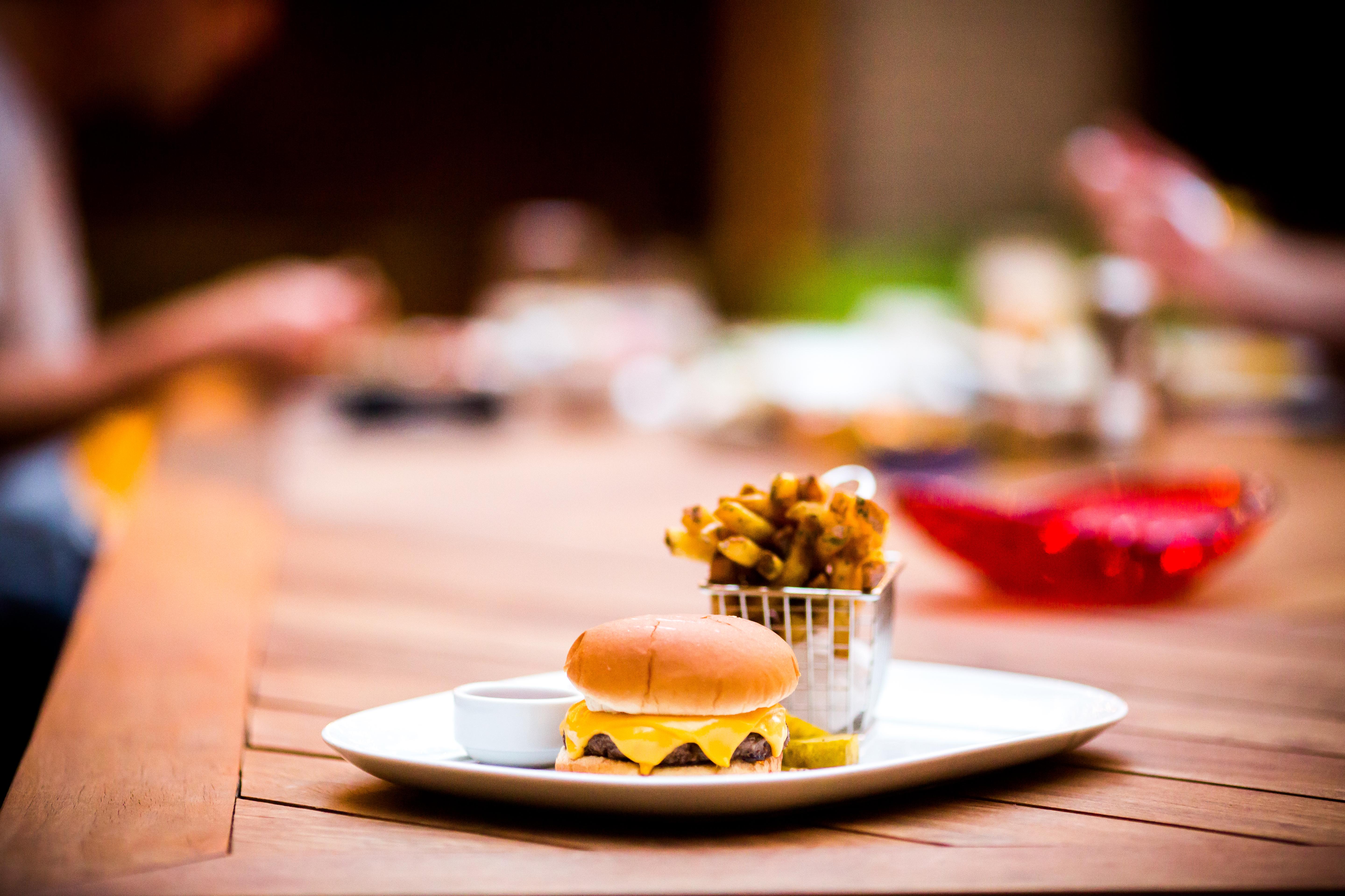 Decoding the Flavors of Restaurant Burgers