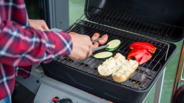 4 Easy Zucchini Bread Recipes