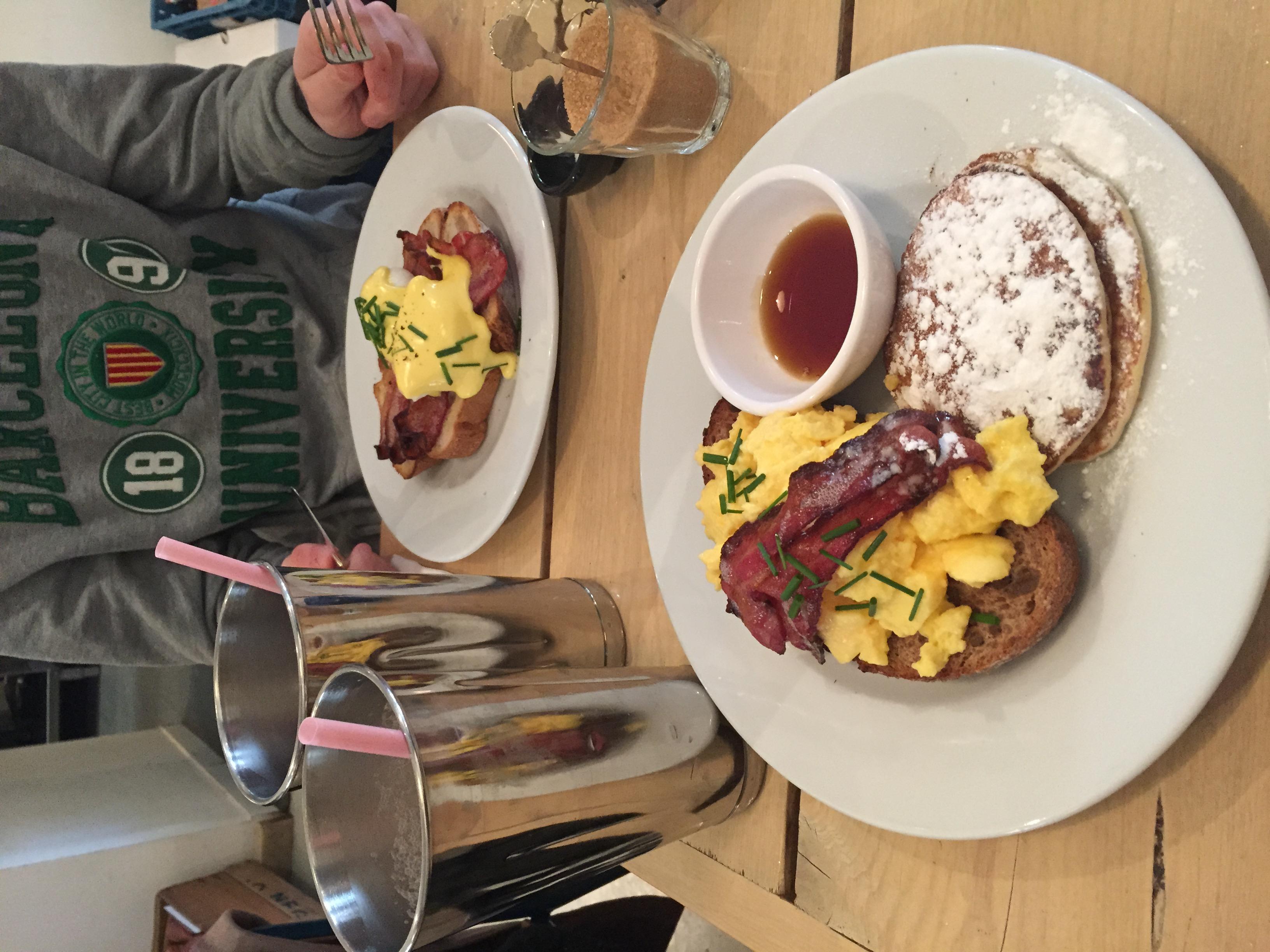 Local Favorites: Where Amsterdam Natives Start Their Day