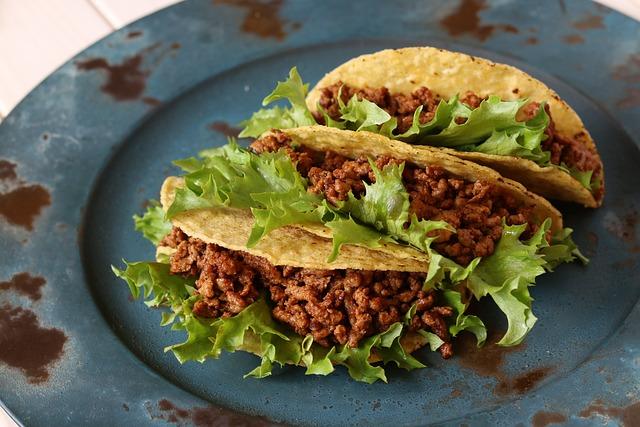 Enhancing with Fresh Toppings and Zesty Sauces
