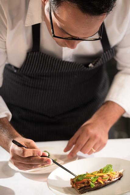 Hidden ​Gems and Must-Try⁣ Menus: Insider ⁣Tips for ‌Food Enthusiasts