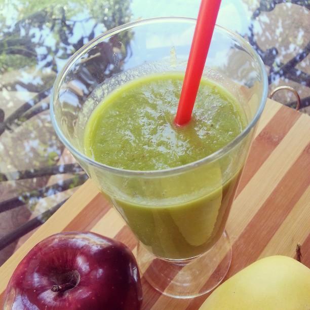 Expert Opinions on the Health Impacts of Smoothies for Young Ones