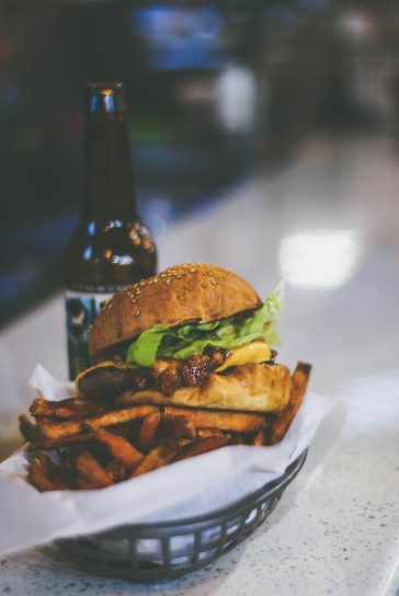 Should Fast Food Be Banned in Historic Districts in Rome