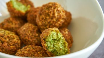 Crispy Falafel That’s Easy to Make at Home