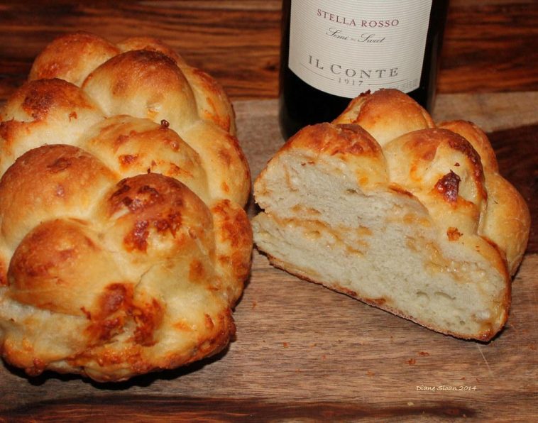 Garlic Bread Pizzas That Are Ready in Minutes