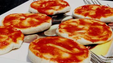 Popular toppings for homemade mini pizzas