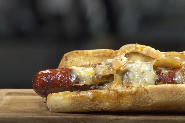 Pairing Hot Dogs with Unexpected‍ Condiments ‍and Sides