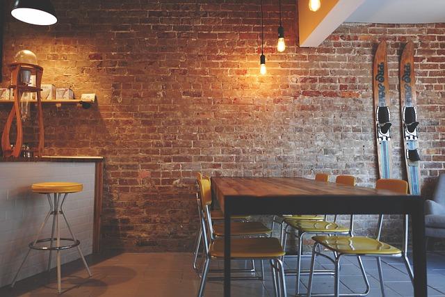 Hidden Gems: Discovering Unique Family-Owned Dining Spots in Chicago
